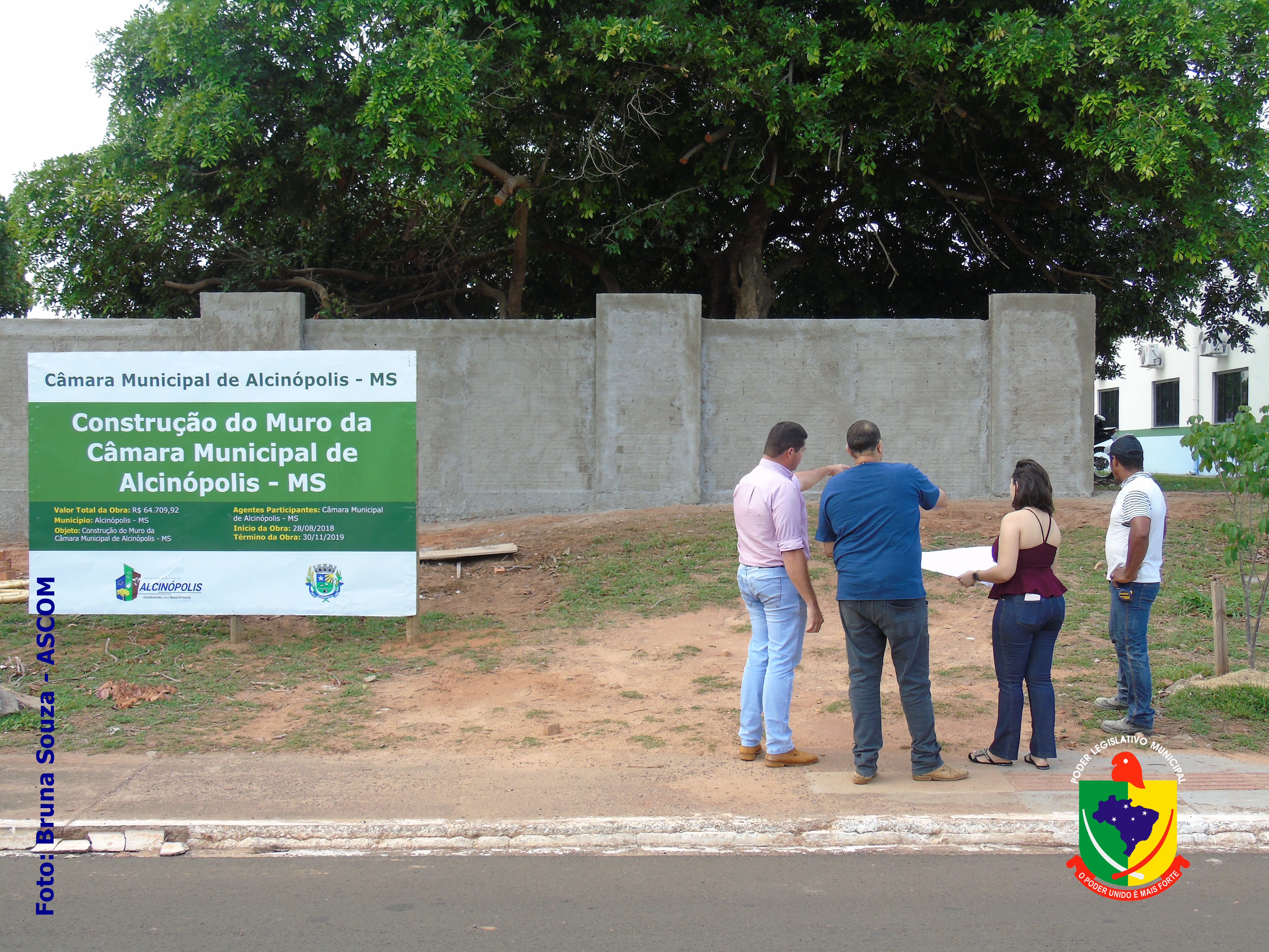 Construção de Muro no prédio do Legislativo Municipal está a todo vapor