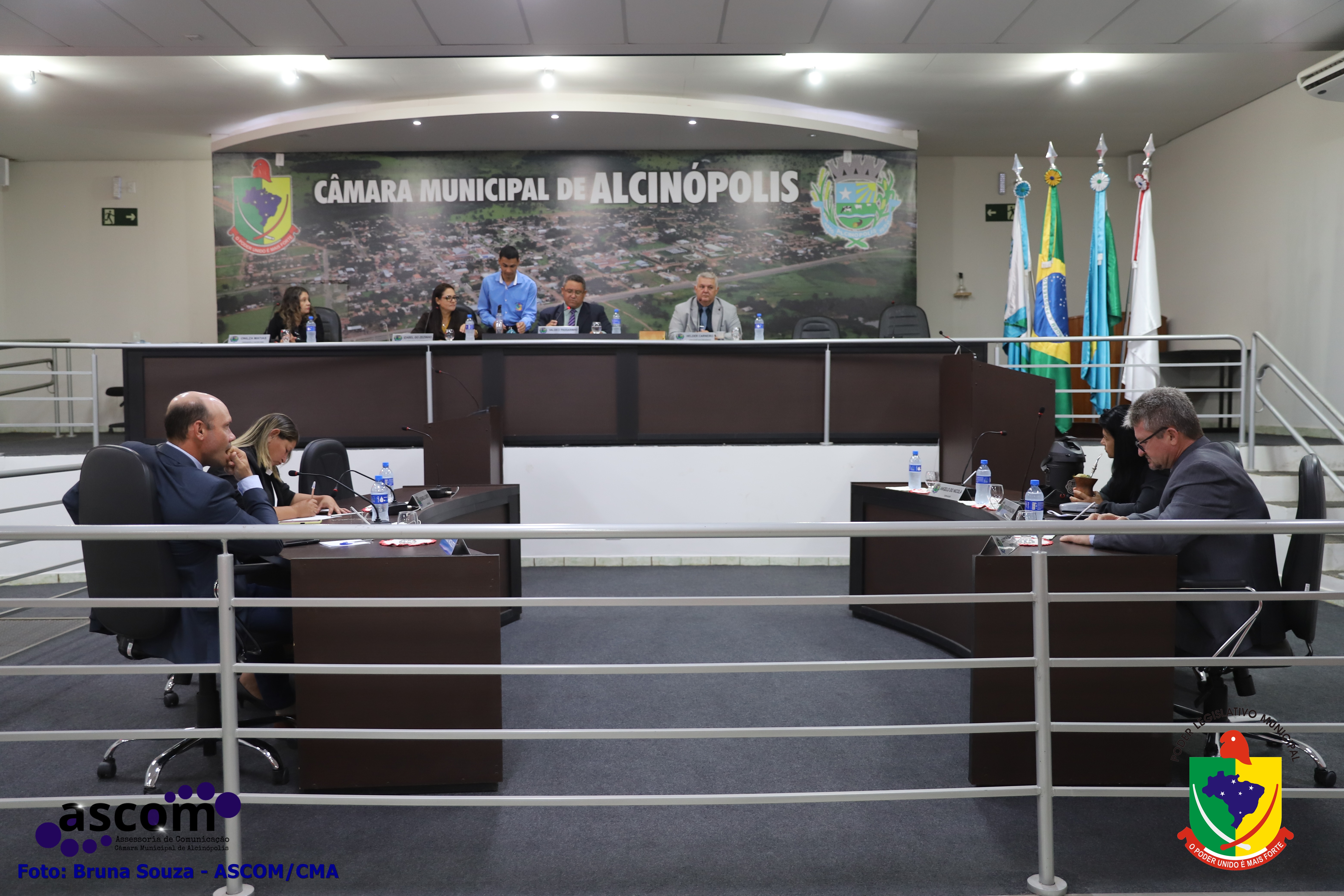 Vereadores votam Projeto de Resolução durante Sessão Ordinária 